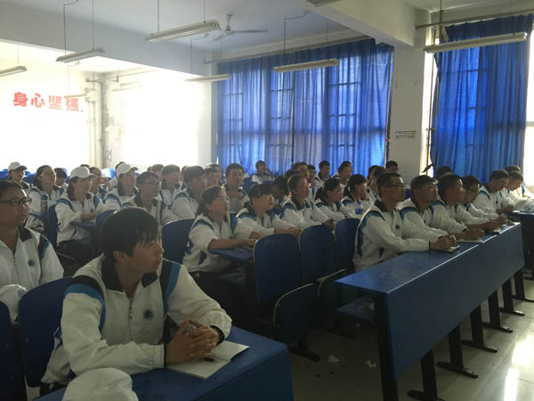 经贸公司15级袁美.JPG